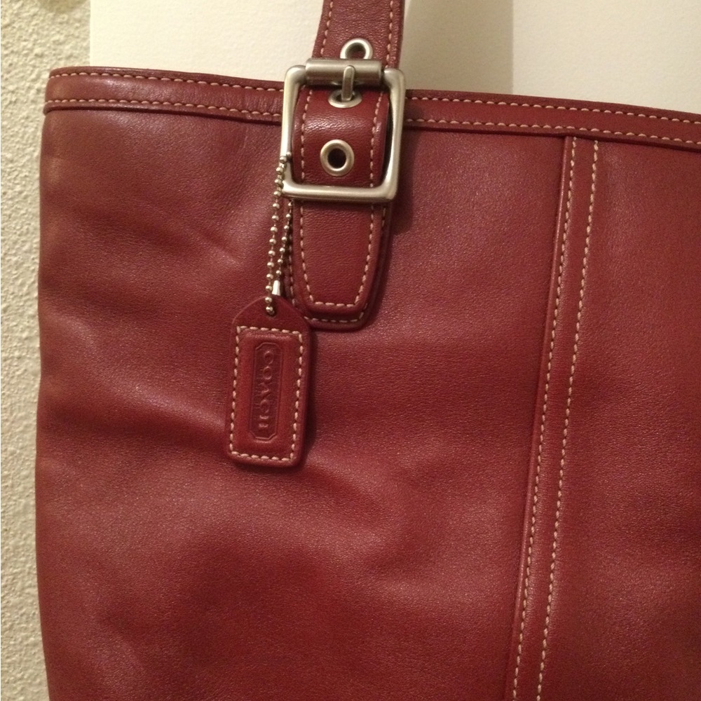 Vintage Coach red leather shoulder bag - Picture 4 of 8